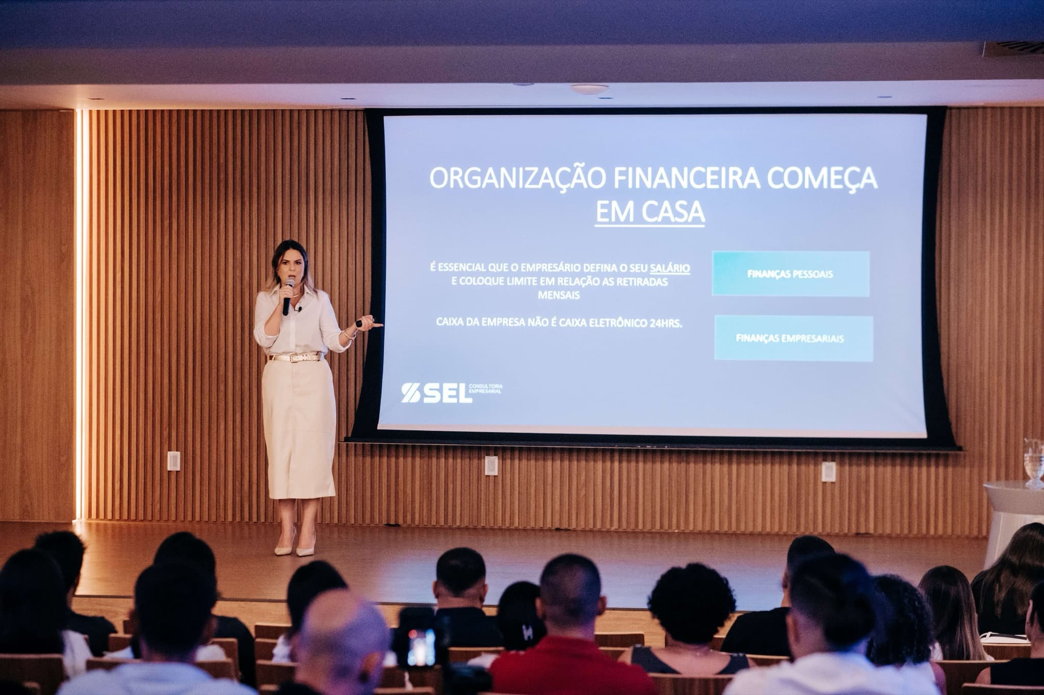 Palco do Laboratório de Negócios durante a apresentação