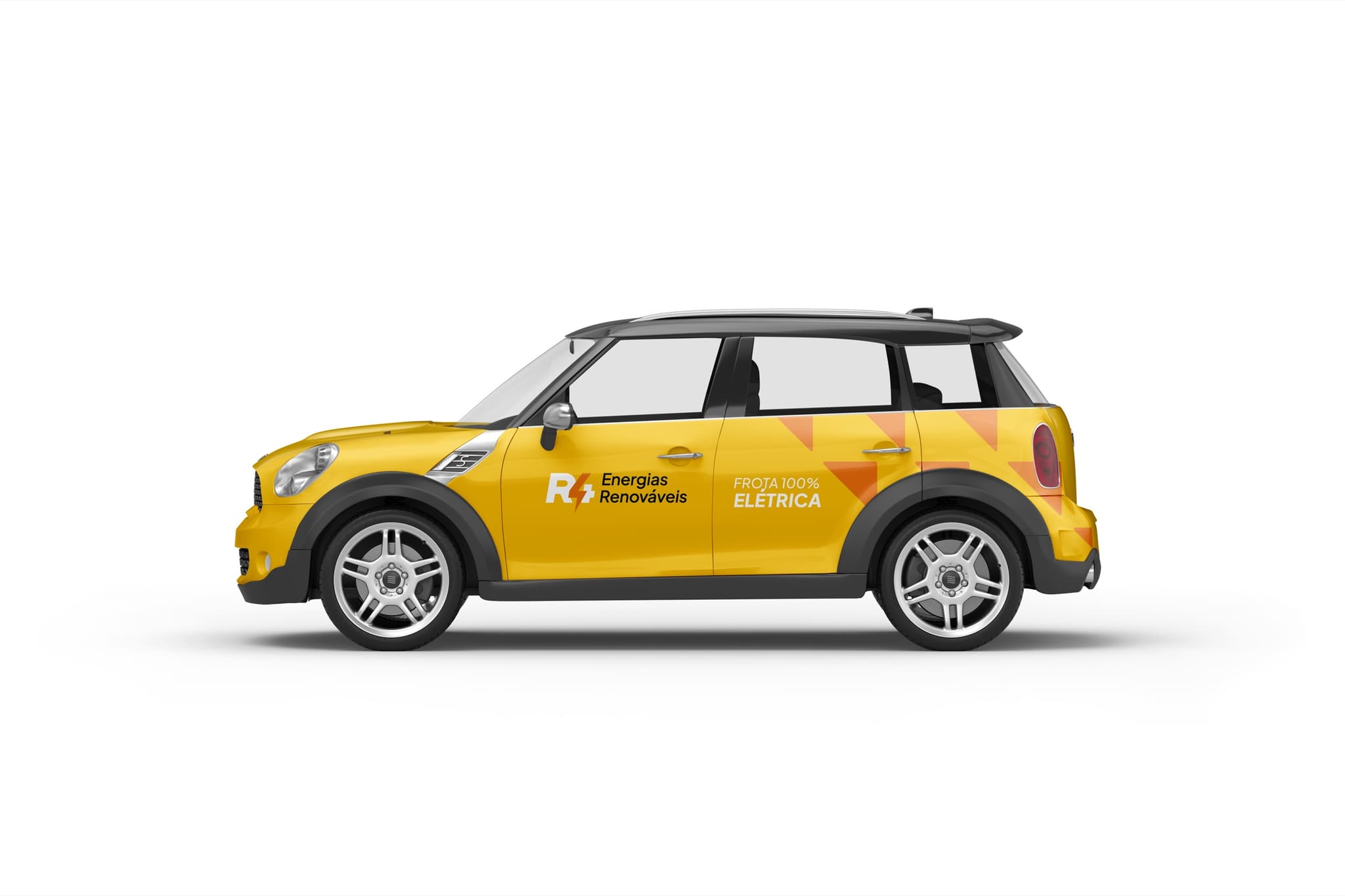Carro elétrico com a marca R4 Energias aplicada