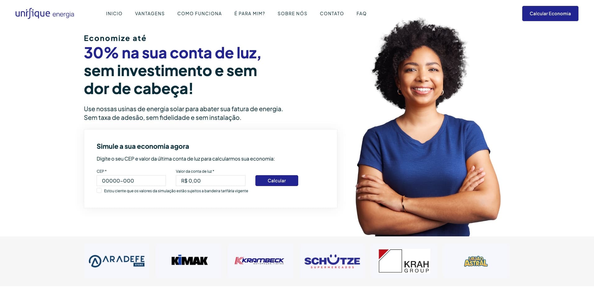 Primeira dobra do site UNIFIQUE Energia, com o simulador ao lado da chamada de economia sem investimento