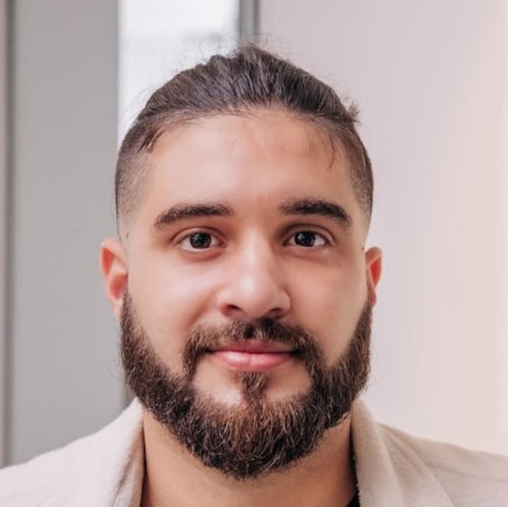 Retrato de Aderbal Amorin, fundador do Estúdio Nákama